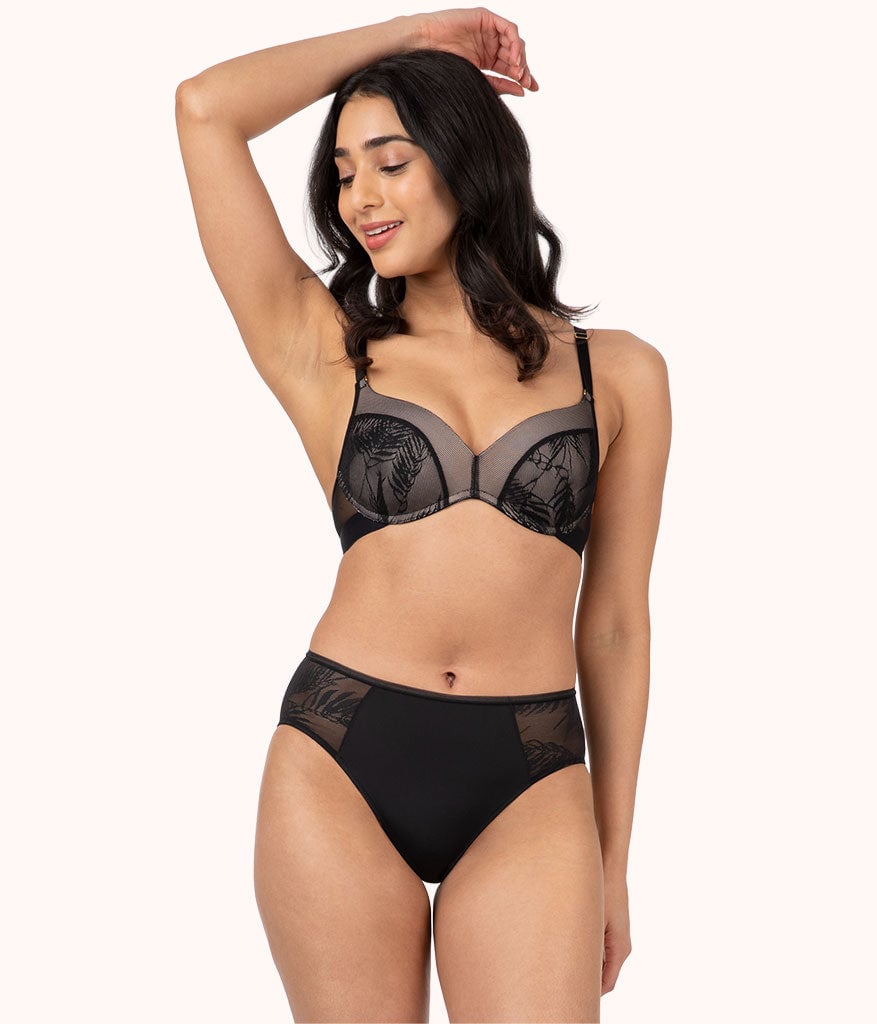 The Smooth Lace No-Wire Push-Up Bra: Jet Black/Soft Pink